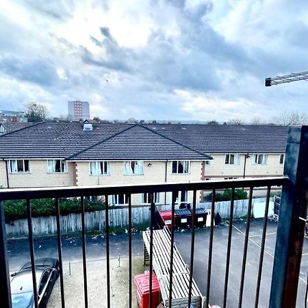 Holiday Flat In Central Slough Near To London Heathrow And Windsor With Free Car Park ภายนอก รูปภาพ
